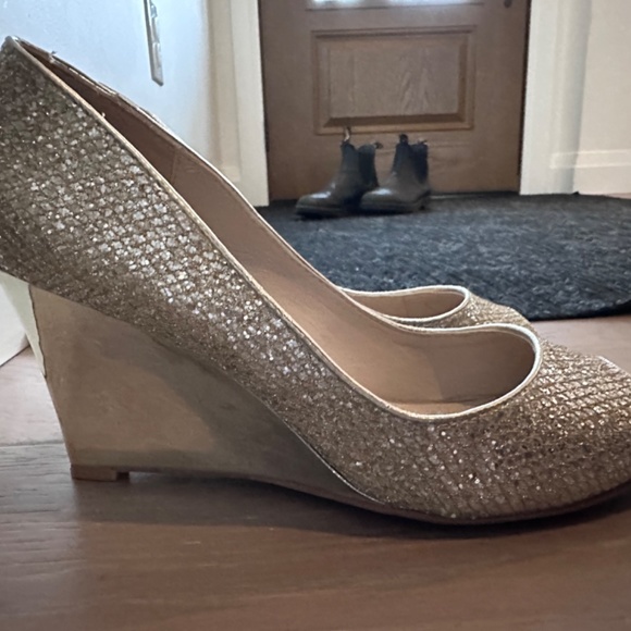 Champagne metallic wedges - Picture 2 of 3